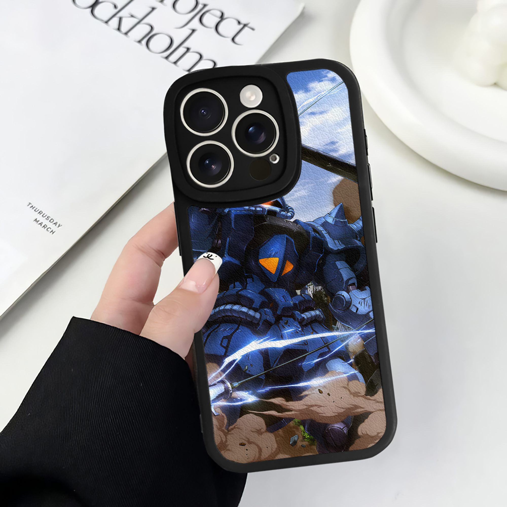 （画像用） 機動戦士ガンダム Mobile Suit Gundam 【iPhone 16シリーズ対応】シリコンスマホケース（レザー調） 材質：シリコン